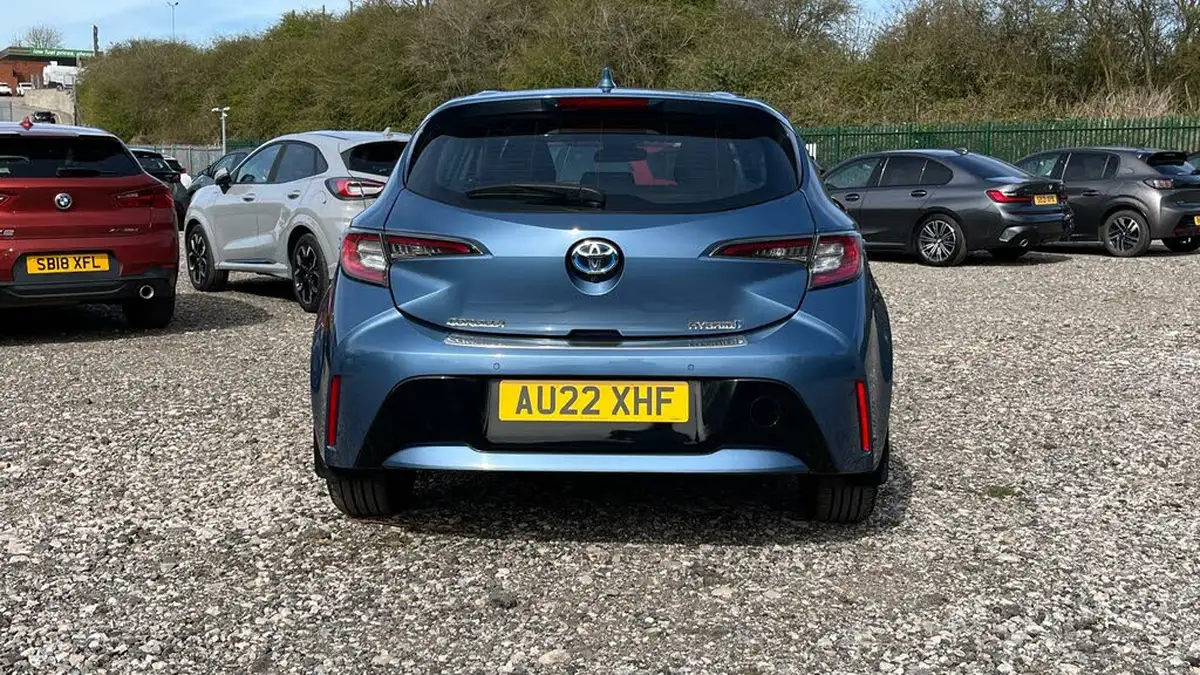 2022-toyota-corolla-18-vvt-i-icon-tech-trk-hatchback-5d-big-18