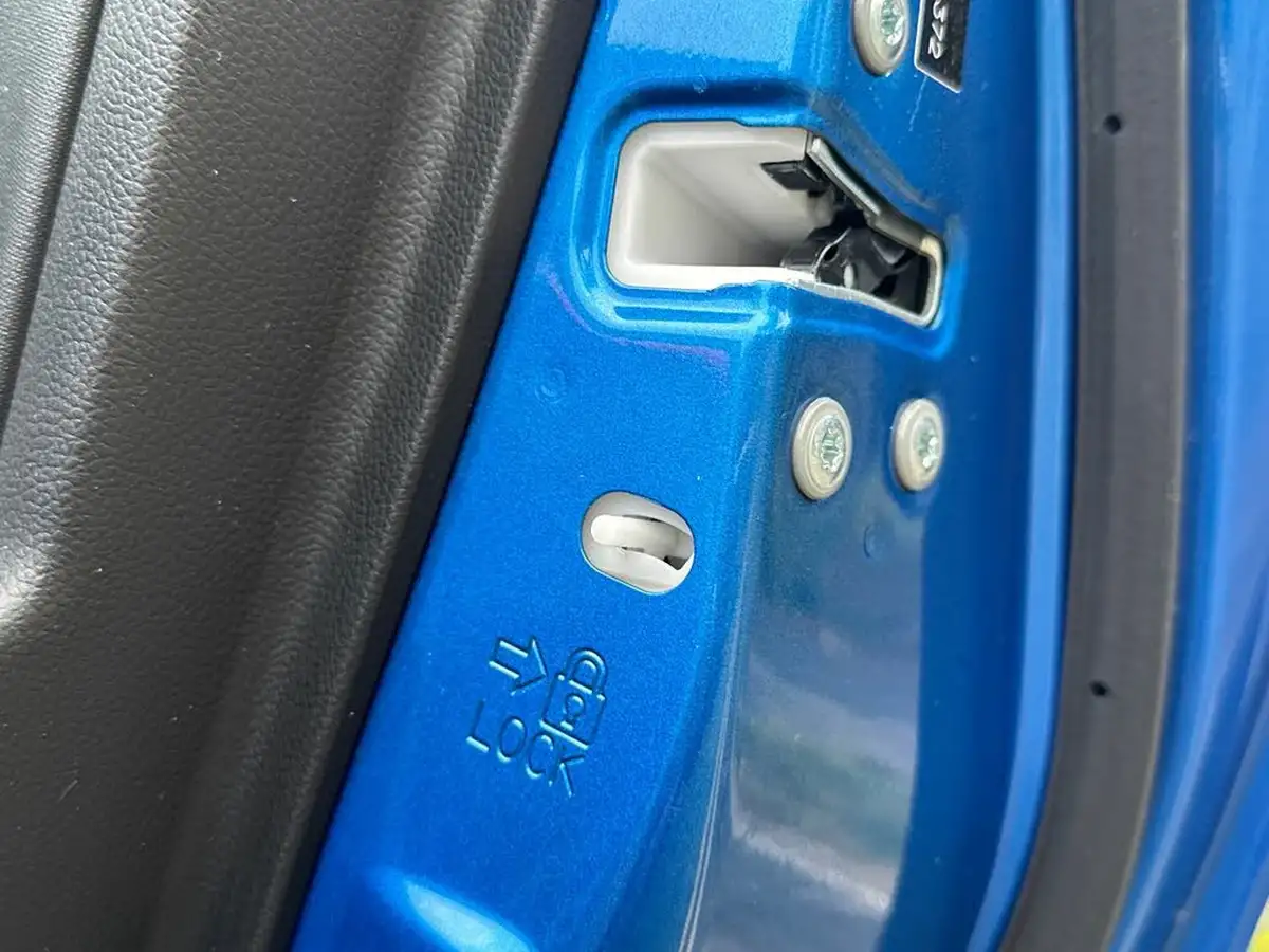 2021-suzuki-swift-12-dualjet-sz5-big-45
