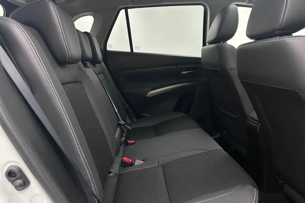 2024-suzuki-s-cross-15-ultra-allgrip-big-16