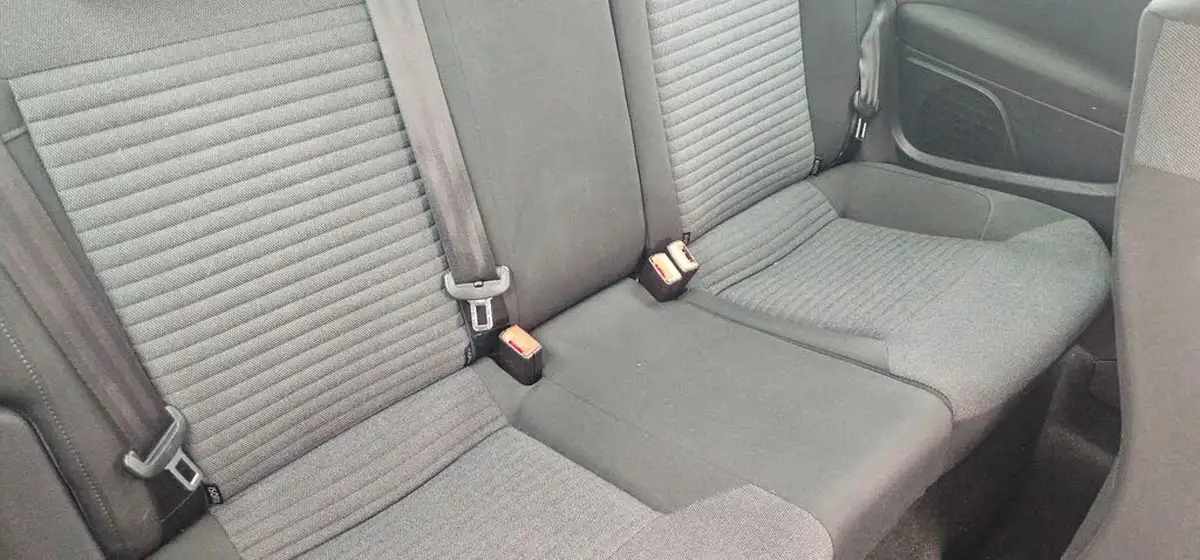 2012-volkswagen-polo-12-match-60ps-3d-big-12
