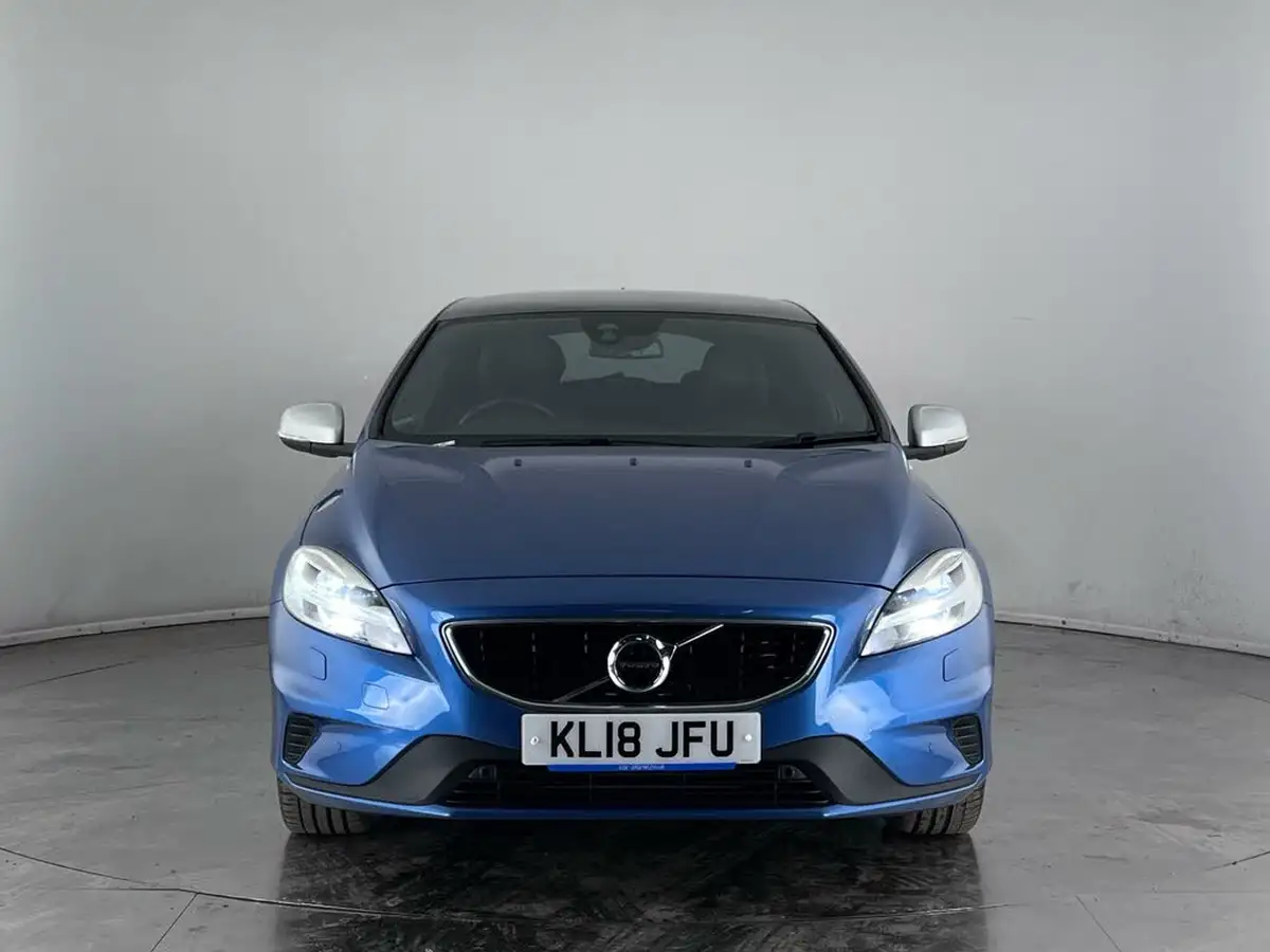 2018-volvo-v40-20-t3-r-design-pro-big-1