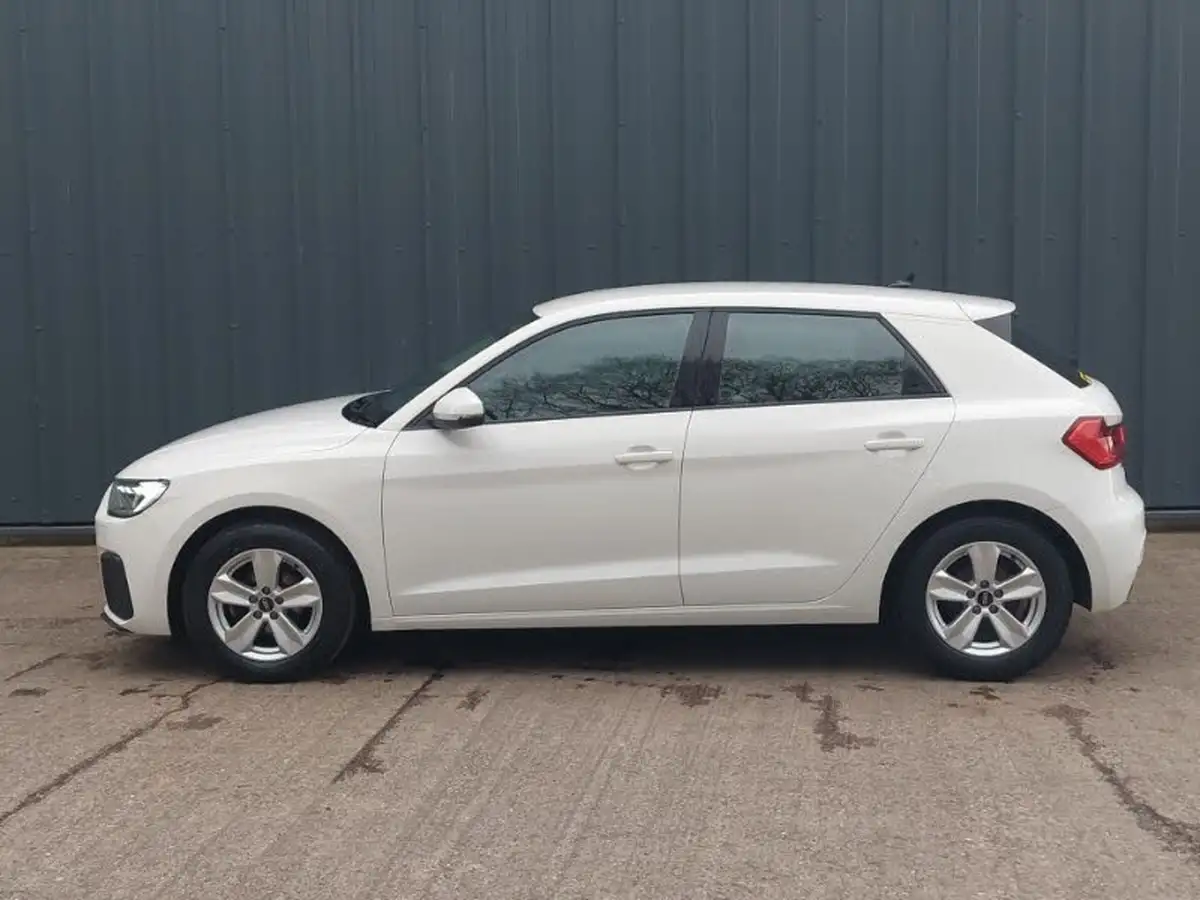2021-audi-a1-10-25-tfsi-technik-s-tronic-big-3