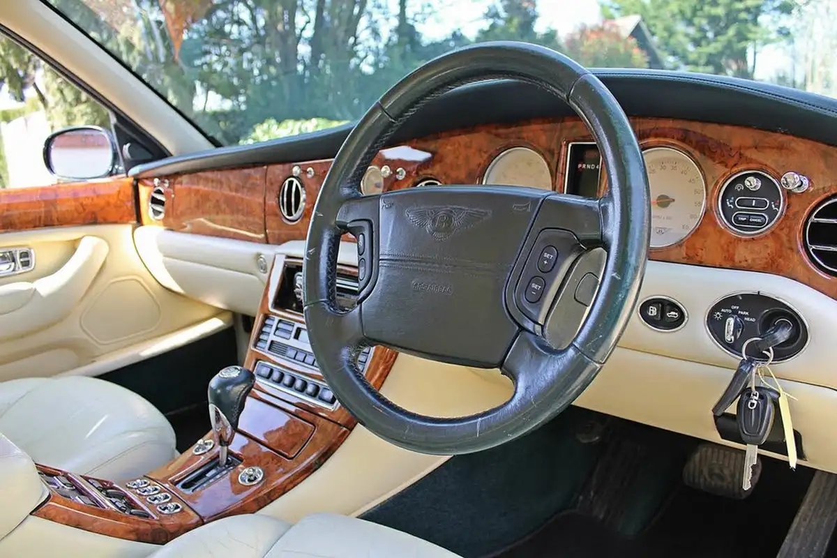 1998-bentley-arnage-44-big-13