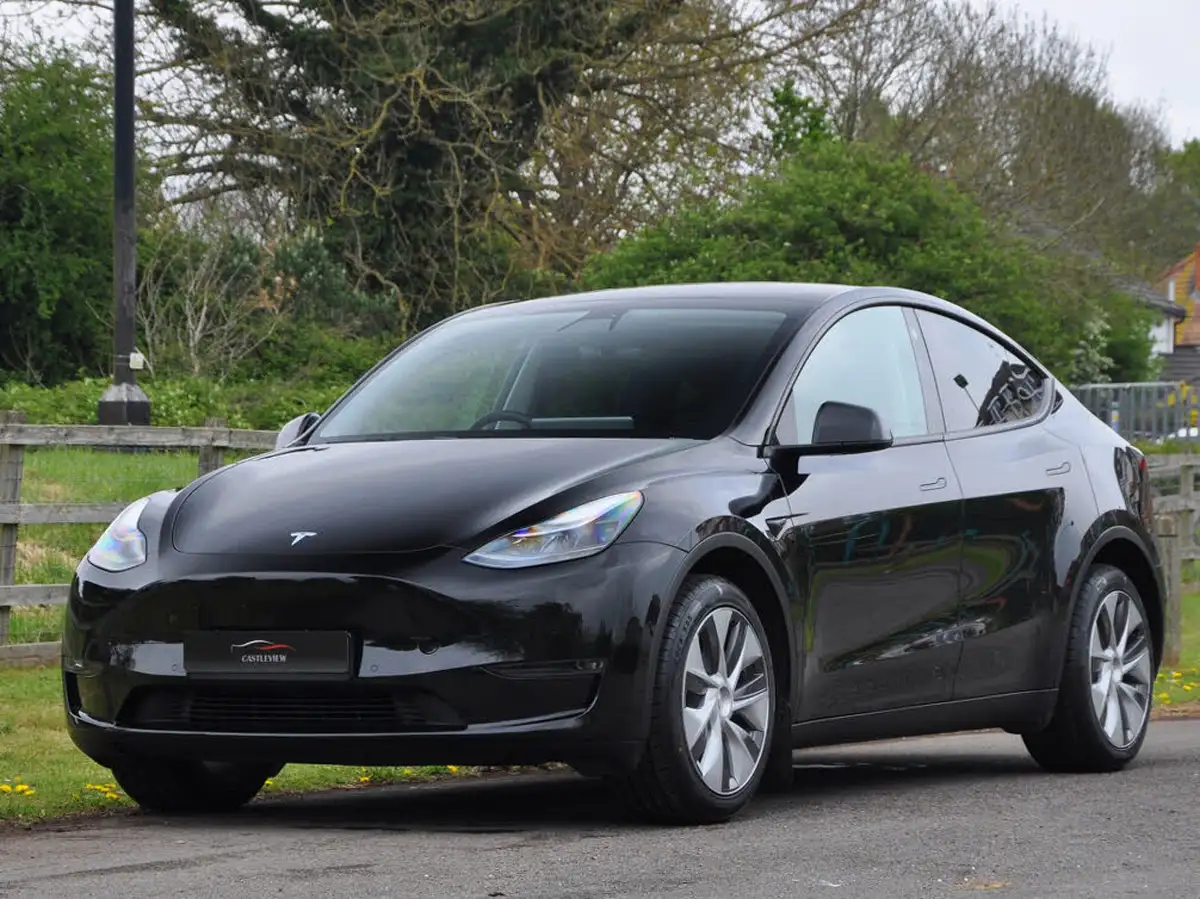 2022-tesla-model-y-e-long-range-big-58