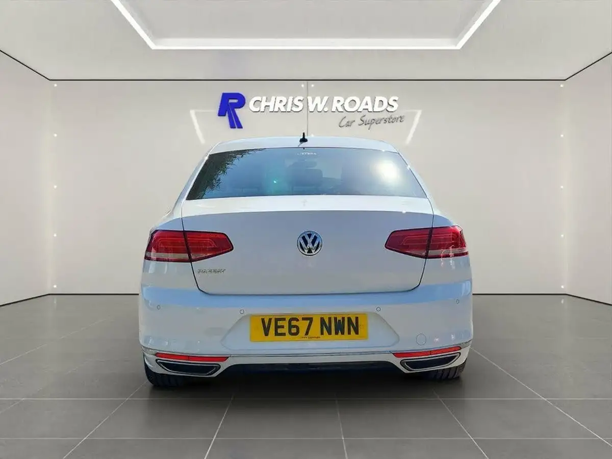 2018-volkswagen-passat-14-tsi-r-line-150ps-saloon-4d-dsg-big-9