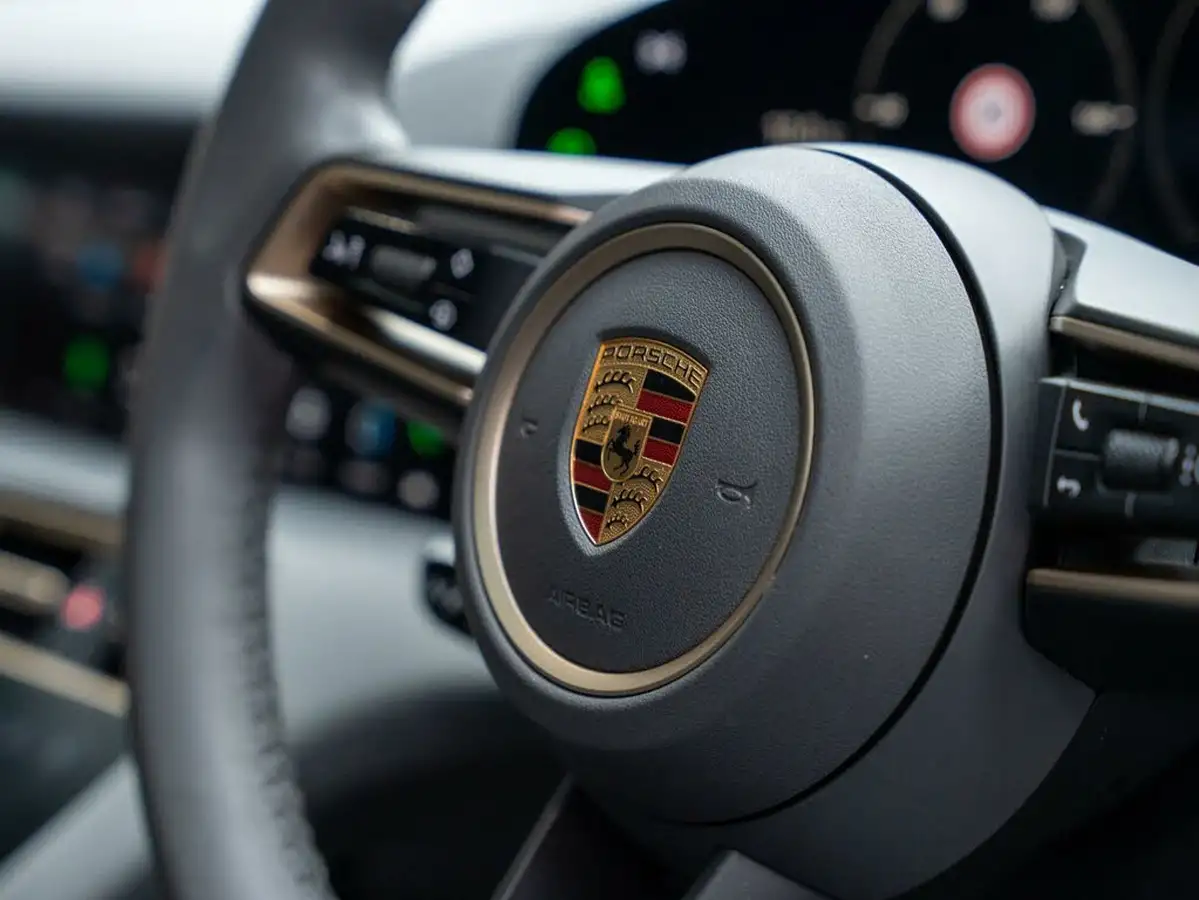 2022-porsche-taycan-e-sport-turismo-476ps-performance-battery-plus-big-27