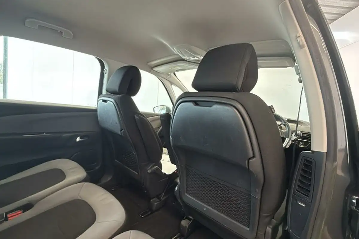 2015-citroen-c4-picasso-16e-hdi-vtr-115ps-ss-etg6-big-18