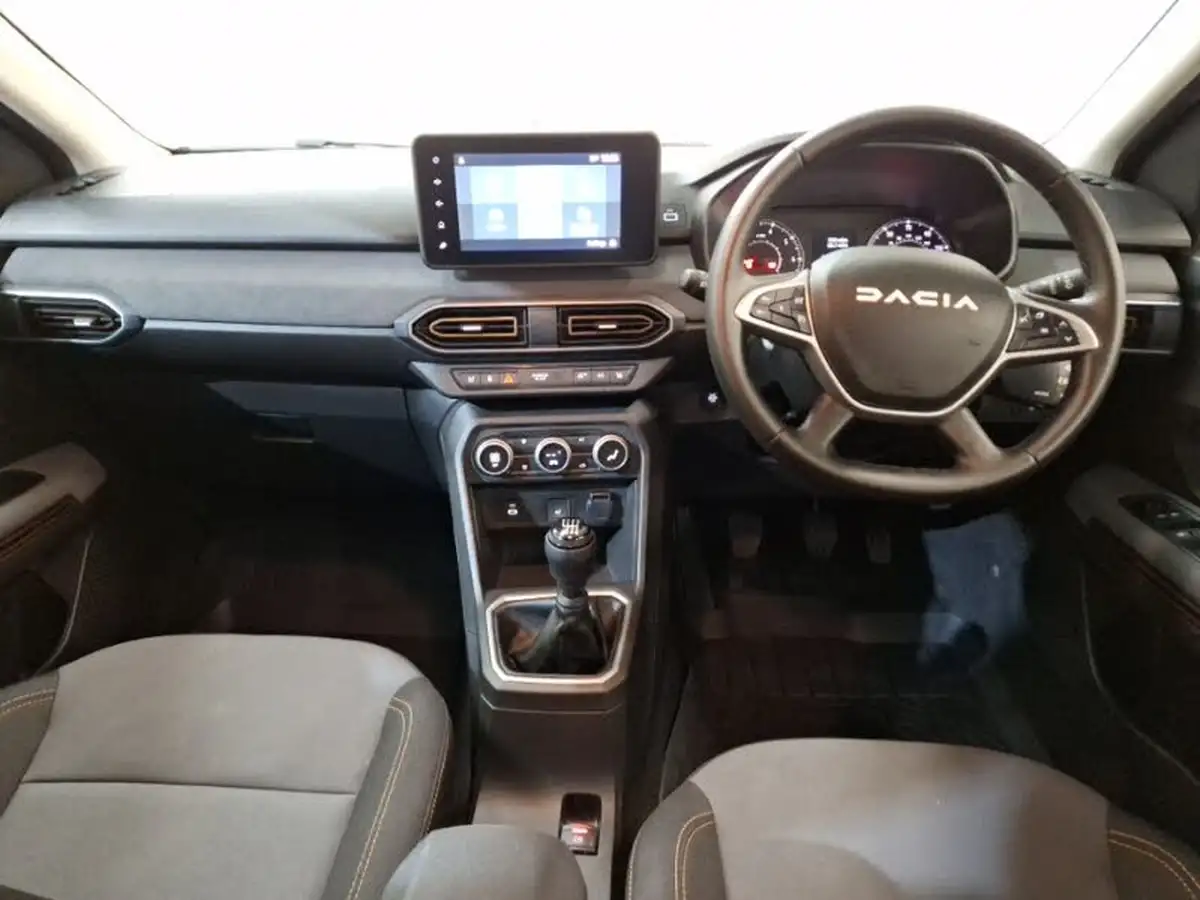 2024-dacia-sandero-stepway-10-tce-extreme-110bhp-big-2