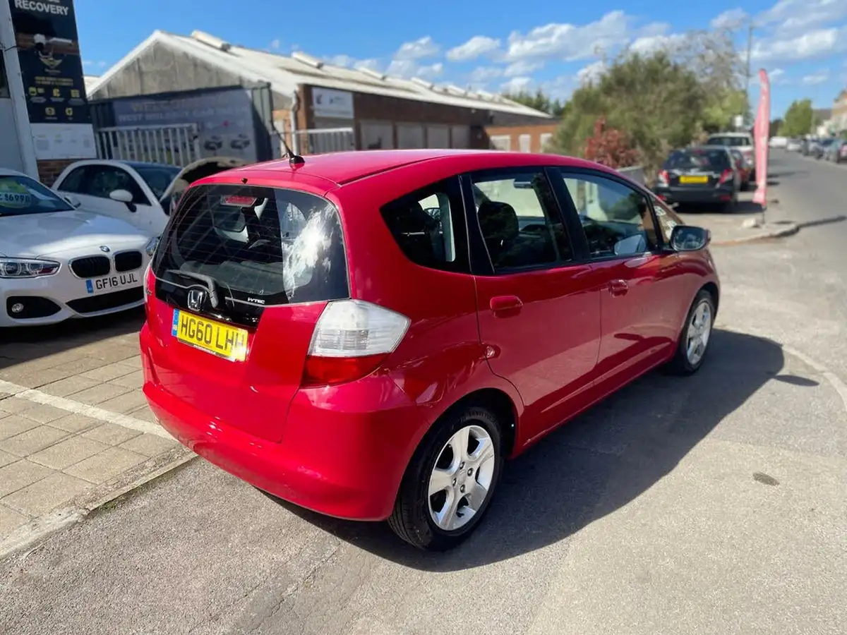 2010-honda-jazz-14-es-98bhp-semi-a-big-3
