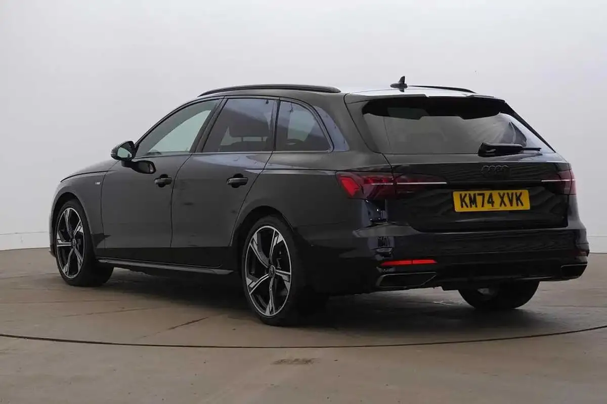 2024-audi-a4-avant-20-35-tfsi-black-edition-big-2