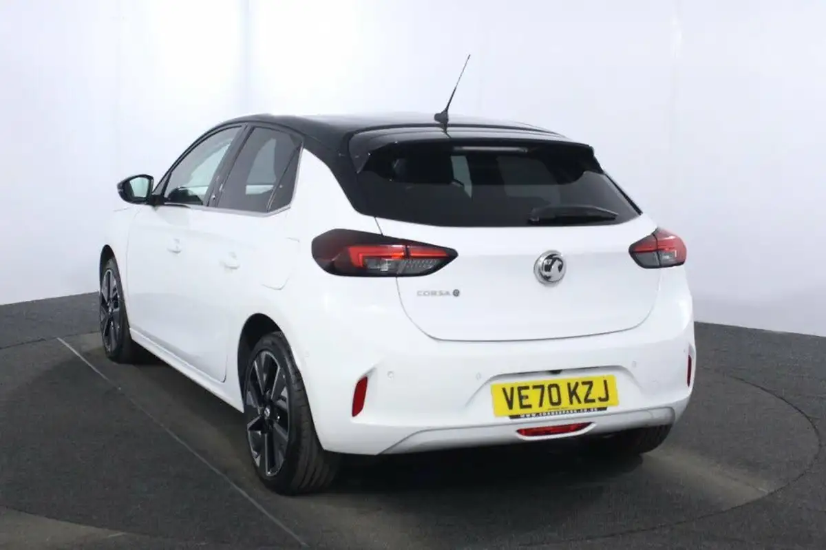 2020-vauxhall-corsa-e-elite-nav-74kw-big-4