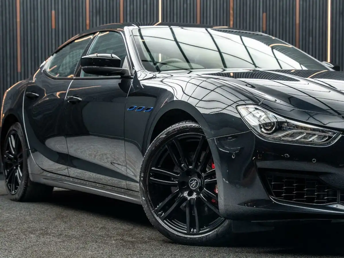 2021-maserati-ghibli-20-big-4