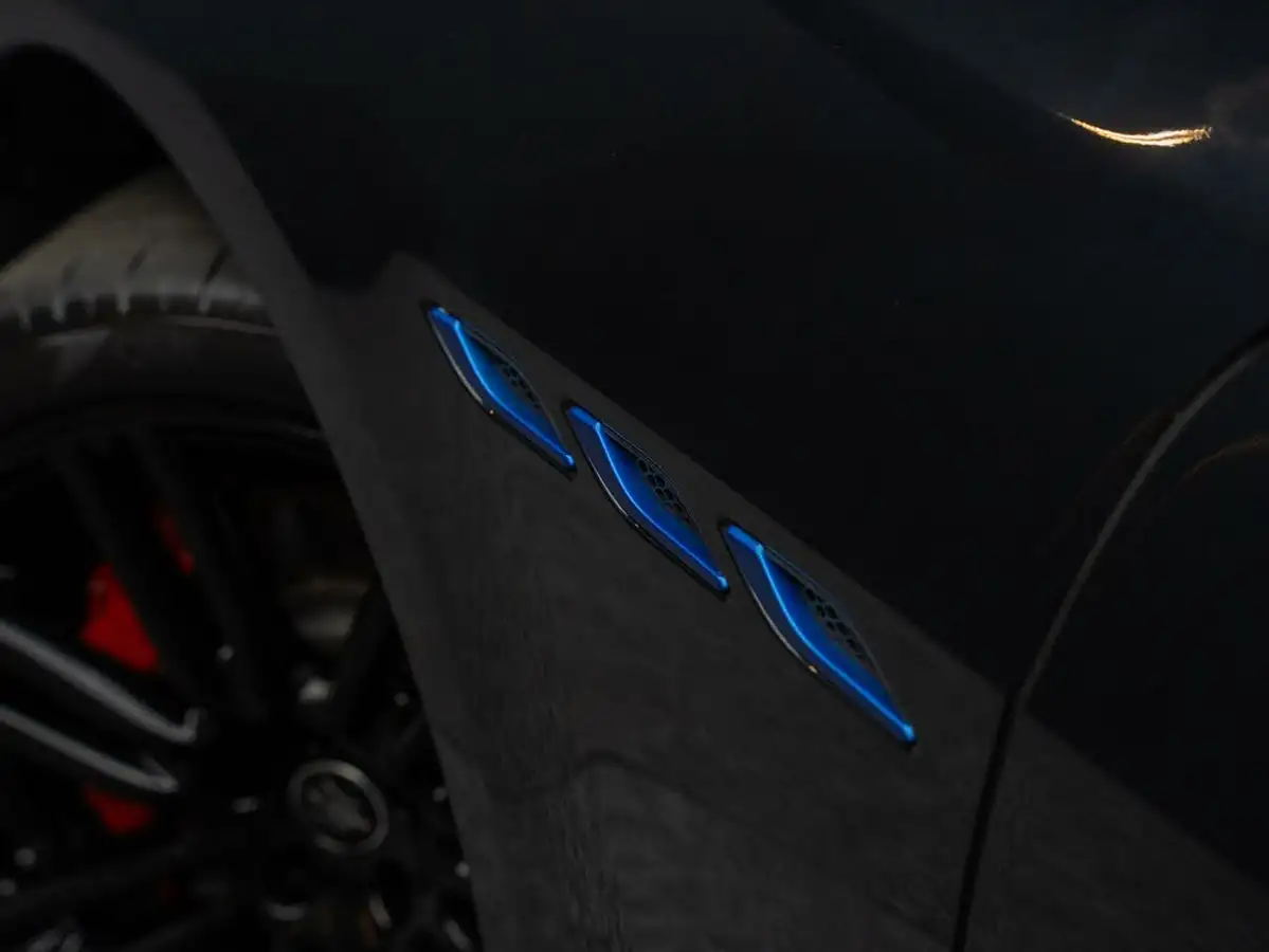2021-maserati-ghibli-20-big-28