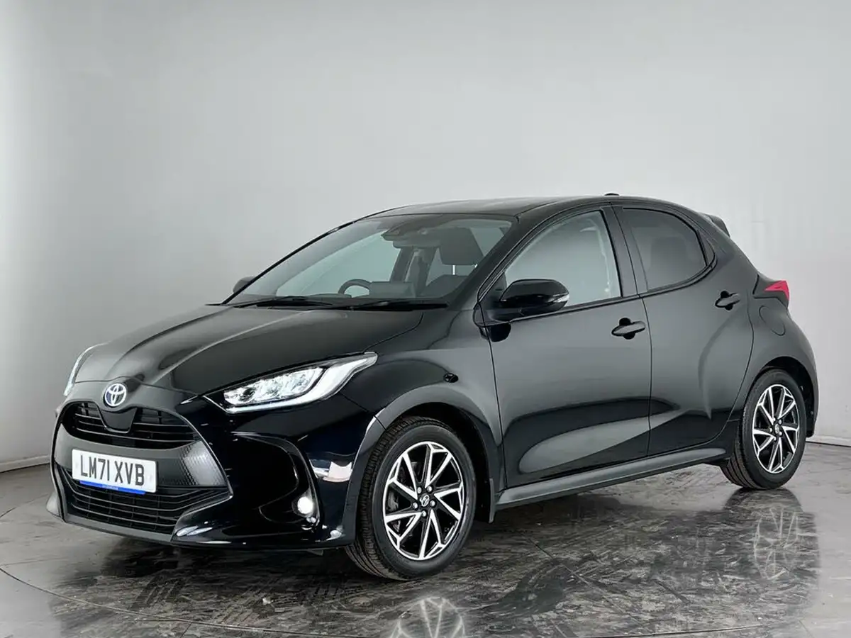 2021-toyota-yaris-15-vvt-i-design-big-1