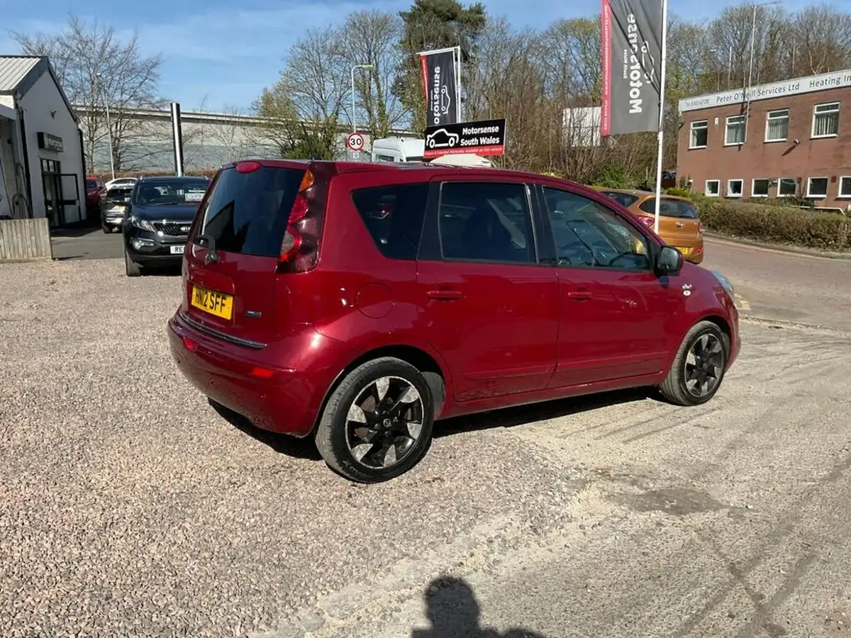 2012-nissan-note-15td-n-tec-big-57