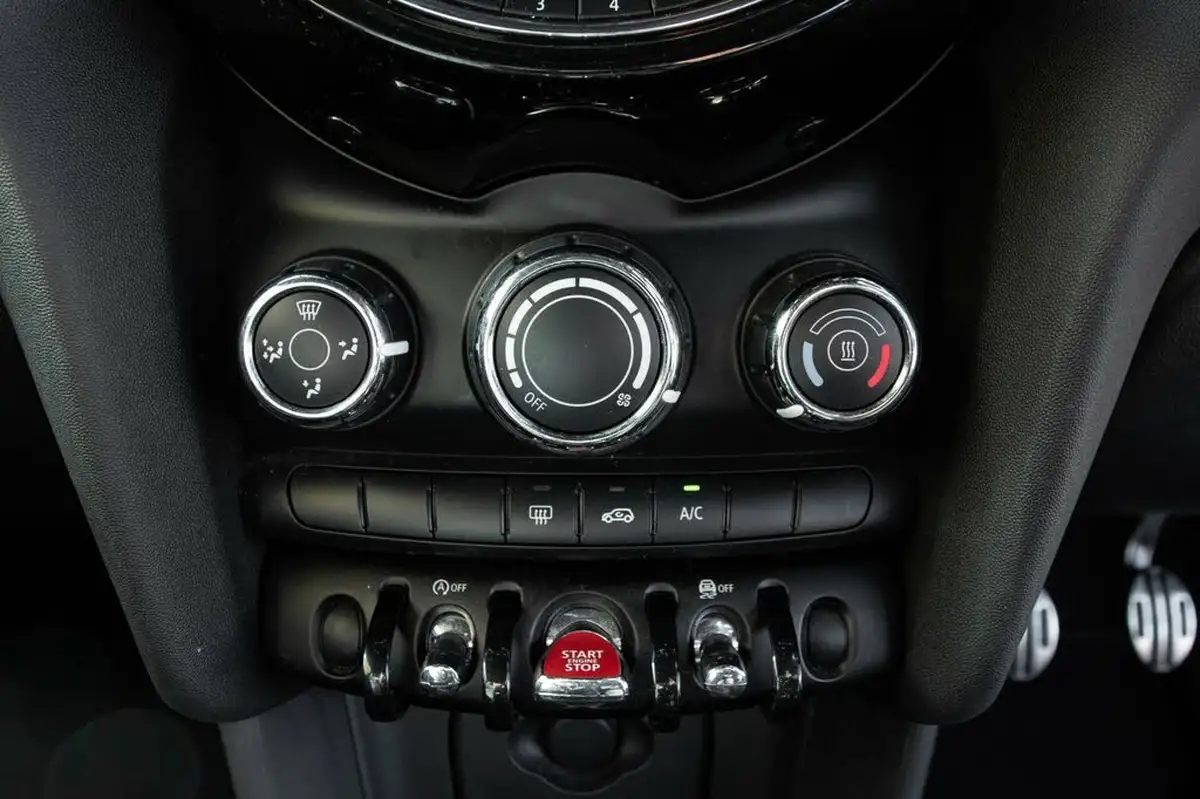 2019-mini-cooper-15-cooper-sport-hatchback-3d-big-21