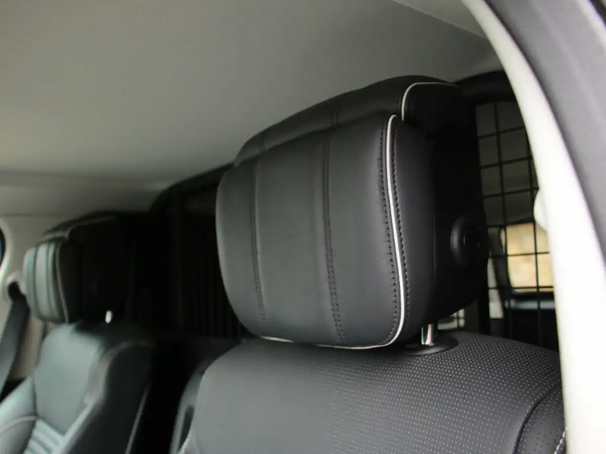 2021-land-rover-discovery-30-d300-commercial-hse-big-49