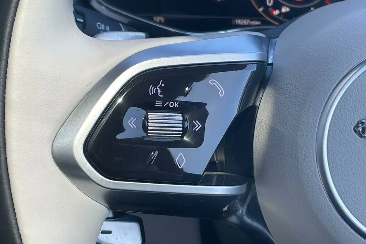 2023-jaguar-f-pace-20-d200-r-dynamic-hse-black-big-40