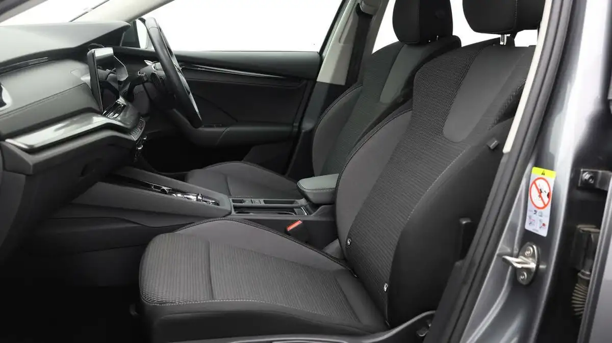 2023-skoda-octavia-10-tsi-e-tec-se-technology-110ps-hatchback-big-13