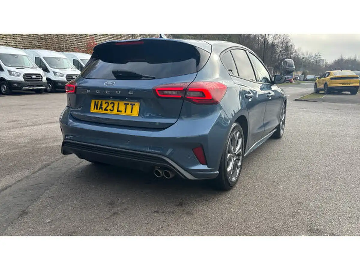 2023-ford-focus-10t-st-line-125ps-hatchback-big-57