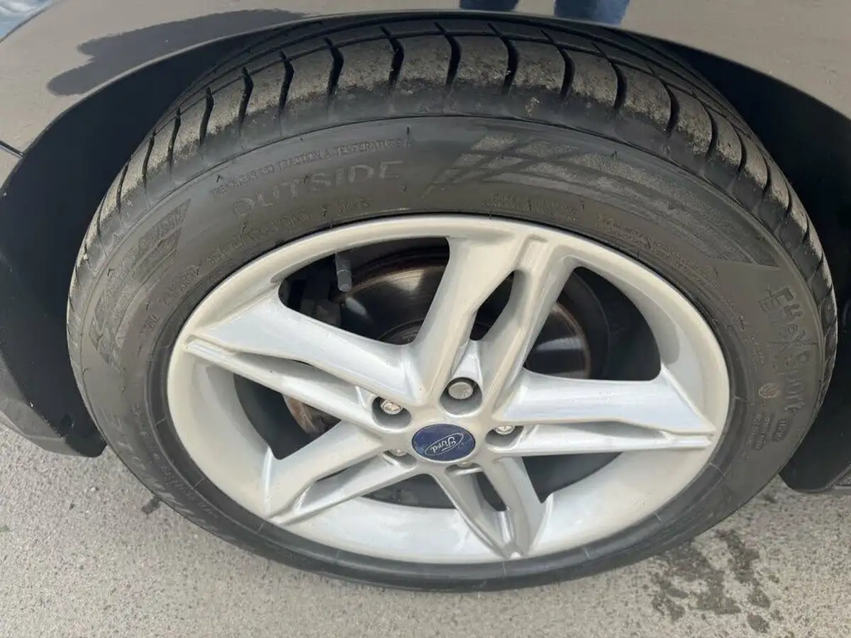 2018-ford-focus-10t-titanium-125ps-hatchback-big-27