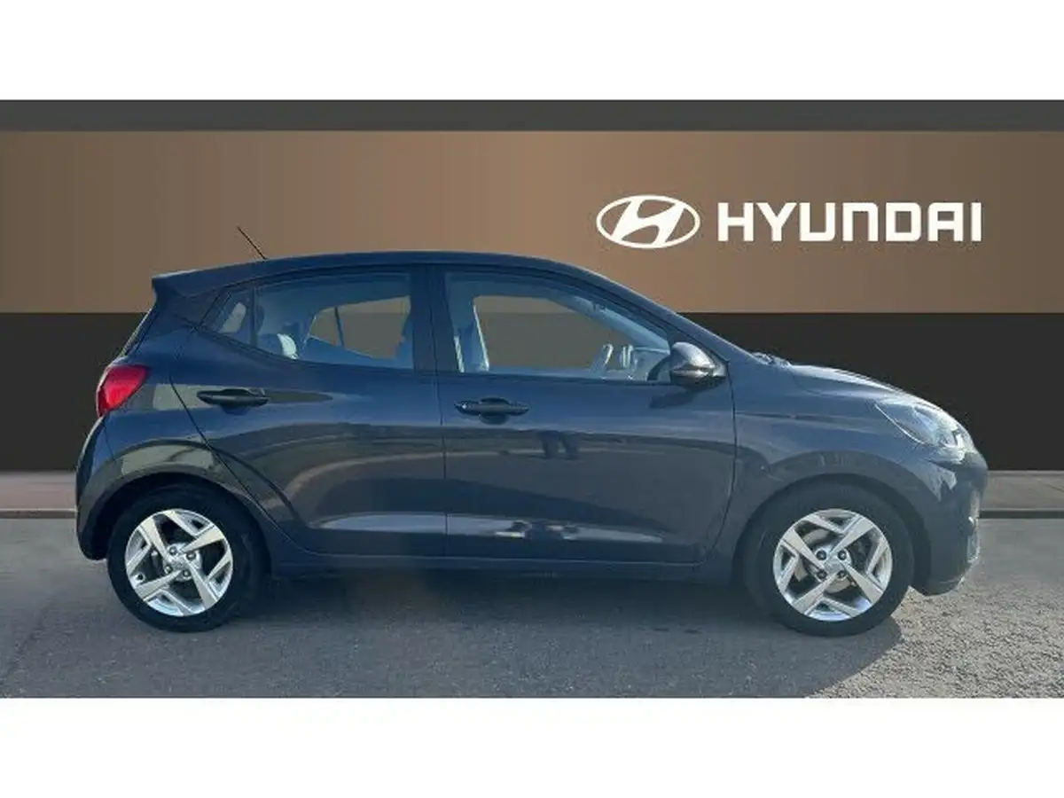 2021-hyundai-i10-10-se-connect-big-4