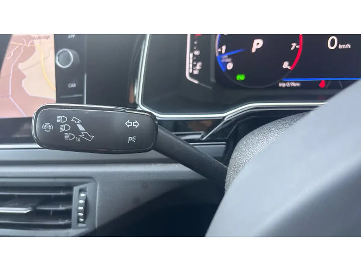 2022-volkswagen-taigo-15-tsi-r-line-big-25