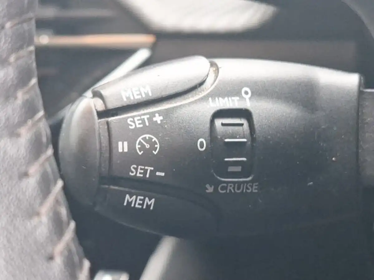 2022-peugeot-208-12-puretech-active-premium-75bhp-big-14
