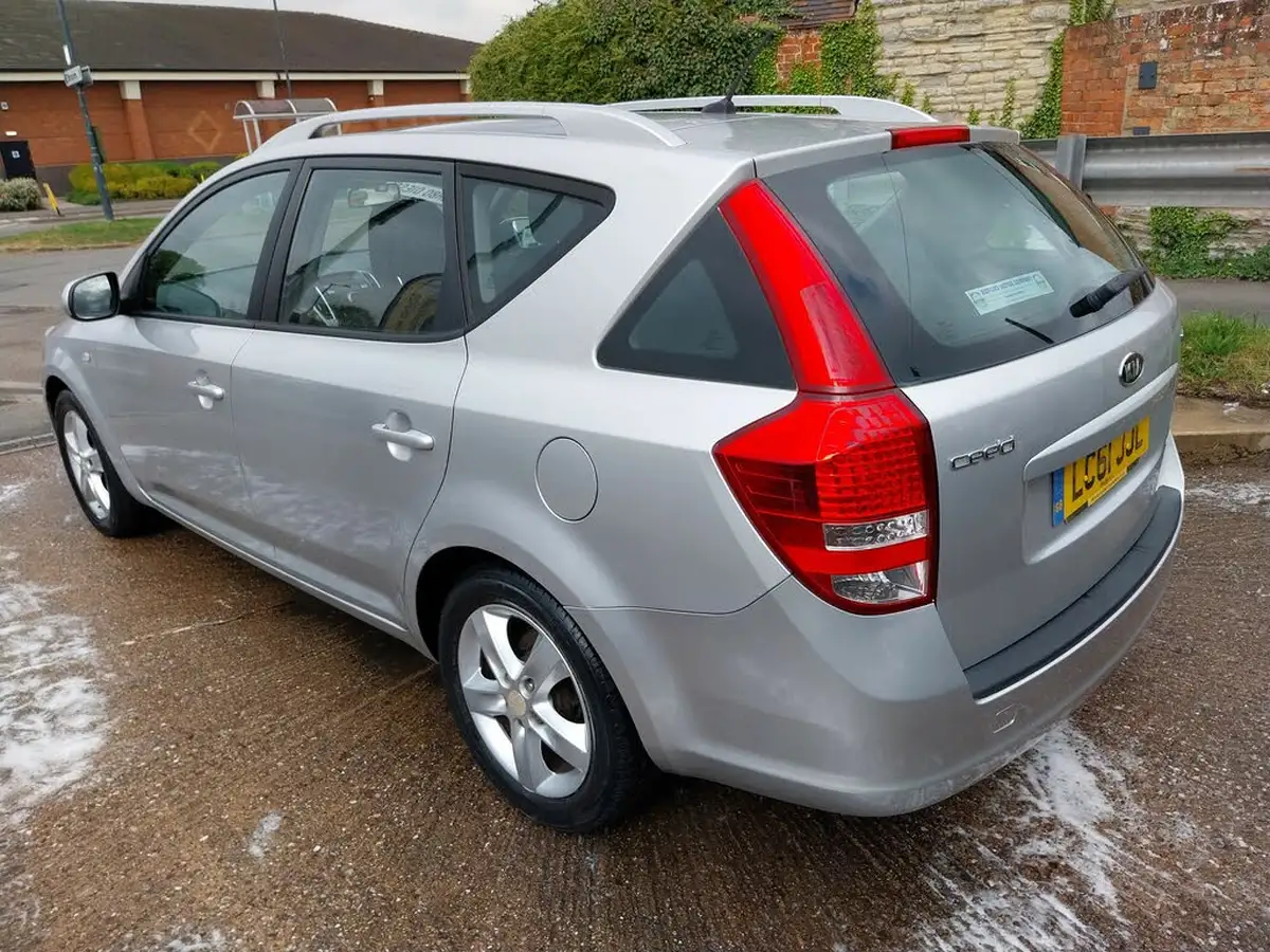 2011-kia-ceed-16td-2-113bhp-estate-big-6
