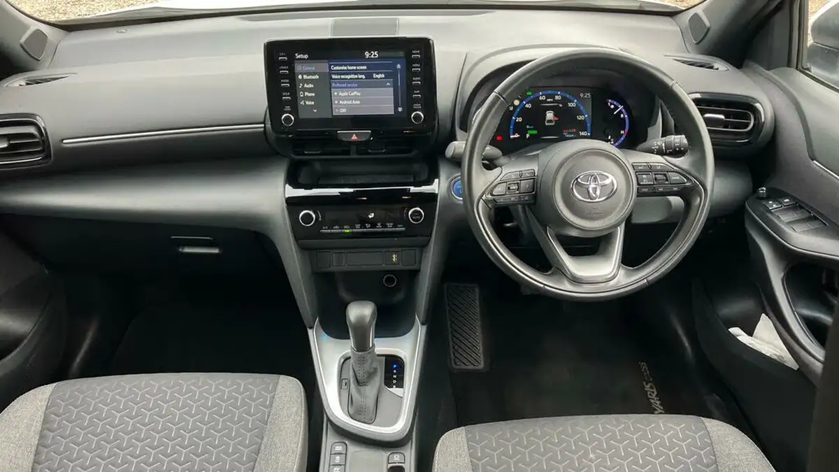 2022-toyota-yaris-cross-15-vvt-i-design-big-4