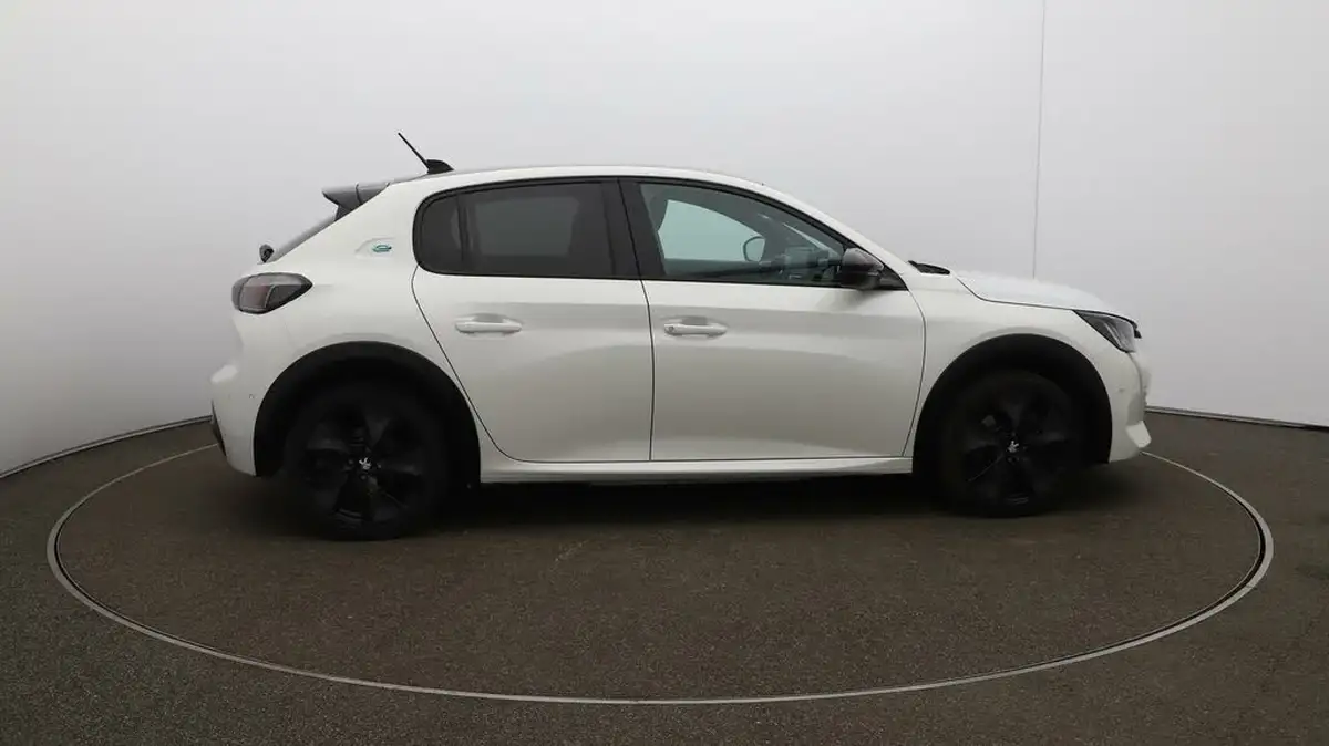 2020-peugeot-208-e-gt-50kwh-big-42