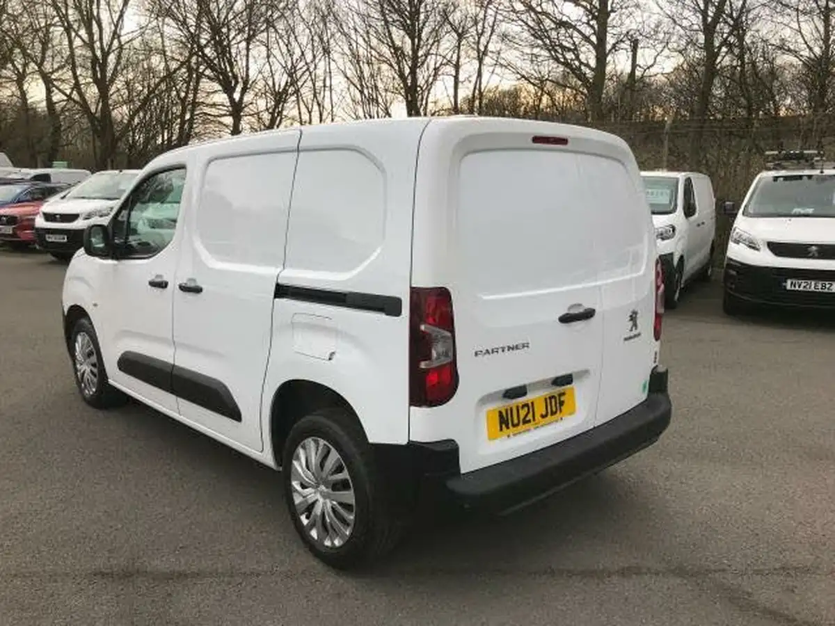 2021-peugeot-partner-15-bluehdi-1000-professional-100ps-eu6dt-panel-big-5