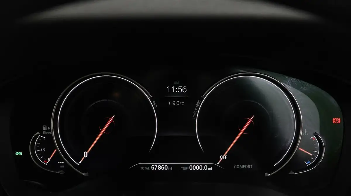 2018-bmw-5-series-20td-520d-m-sport-188bhp-xdrive-touring-5d-big-9