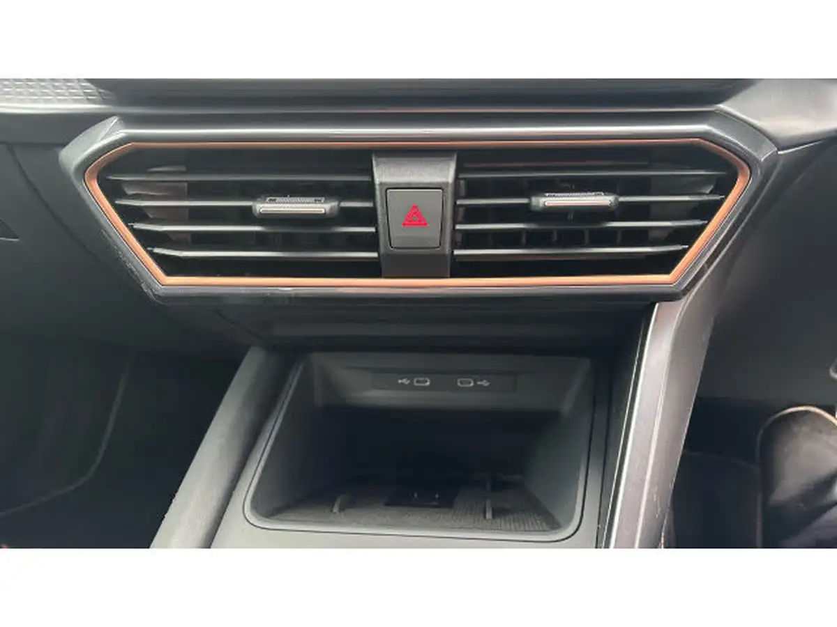 2025-cupra-formentor-15-e-hybrid-v2-big-40
