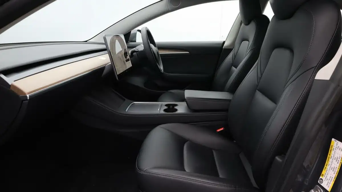 2021-tesla-model-3-e-long-range-4x4-big-14