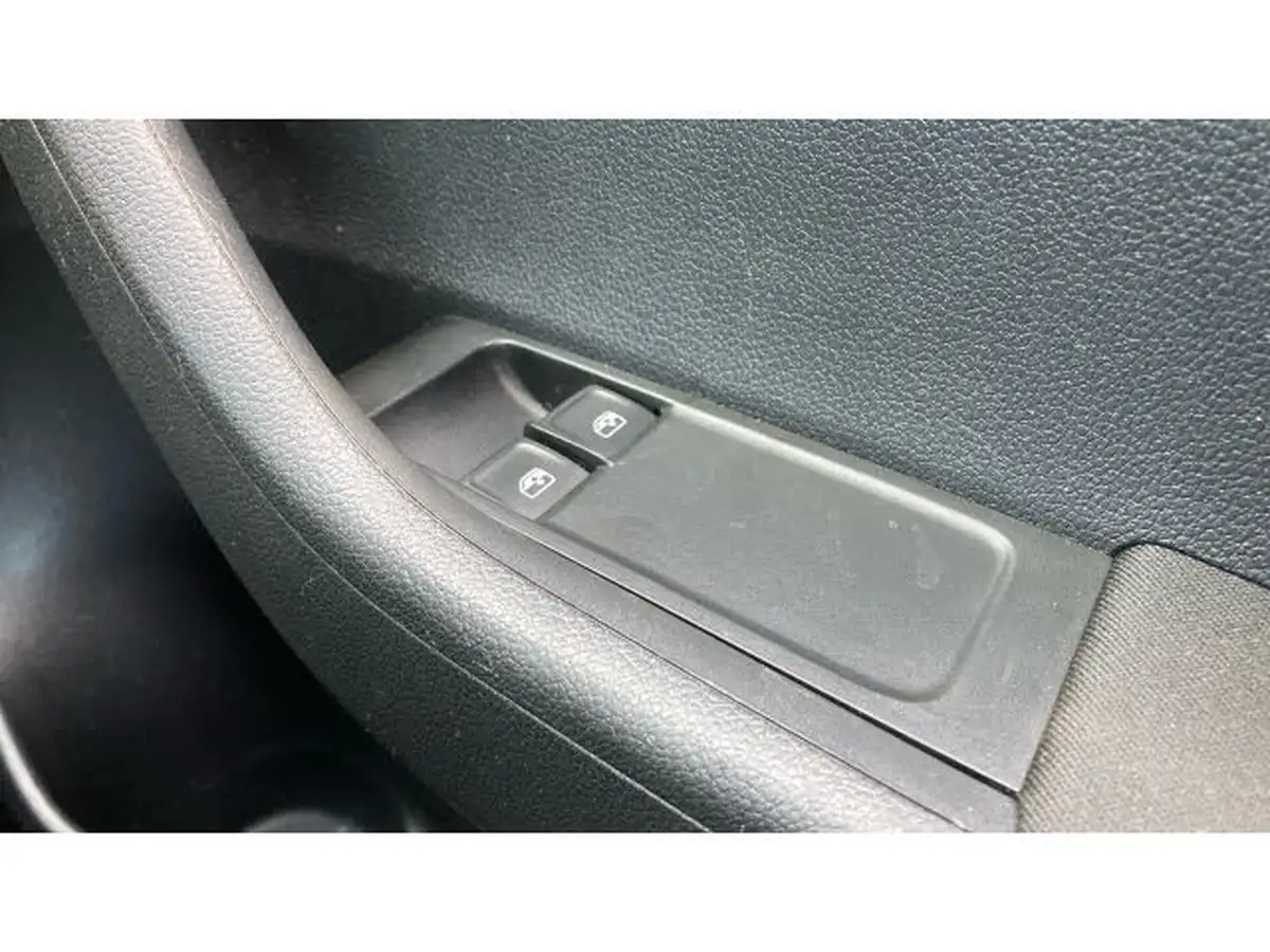 2018-skoda-fabia-10-mpi-colour-edition-big-20