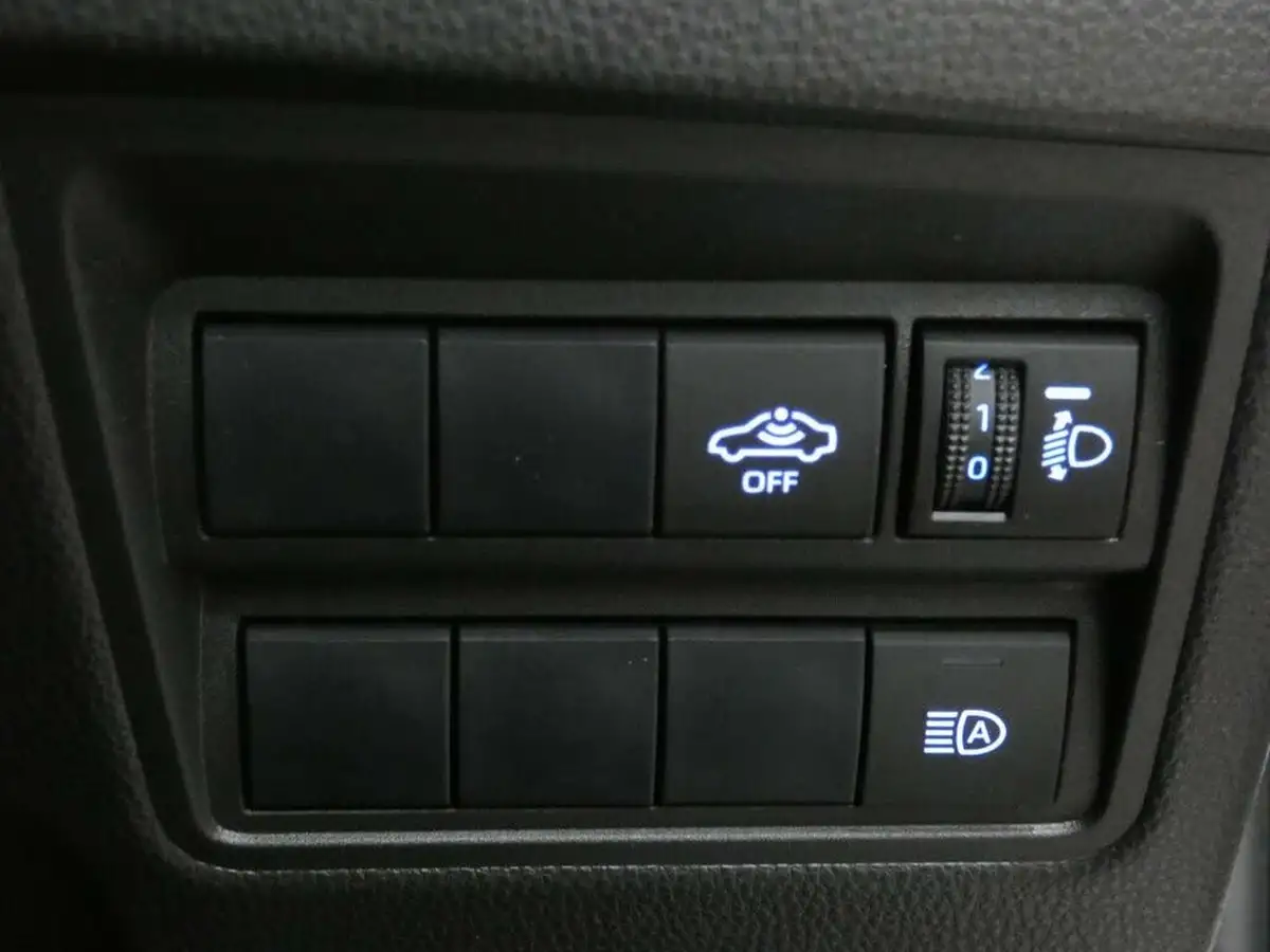 2021-toyota-yaris-16-gr-convenience-pack-big-78