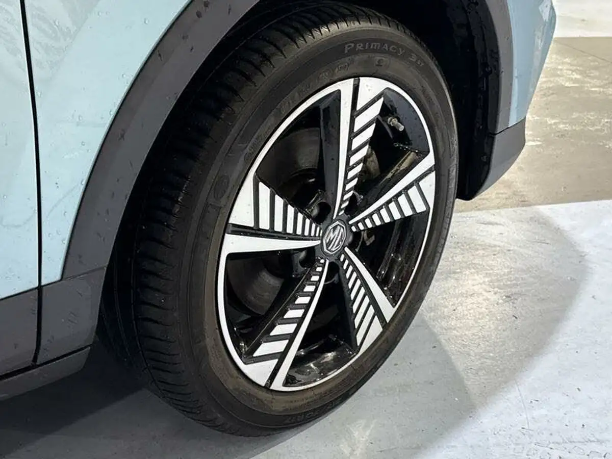 2020-mg-zs-suv-e-exclusive-ev-big-3
