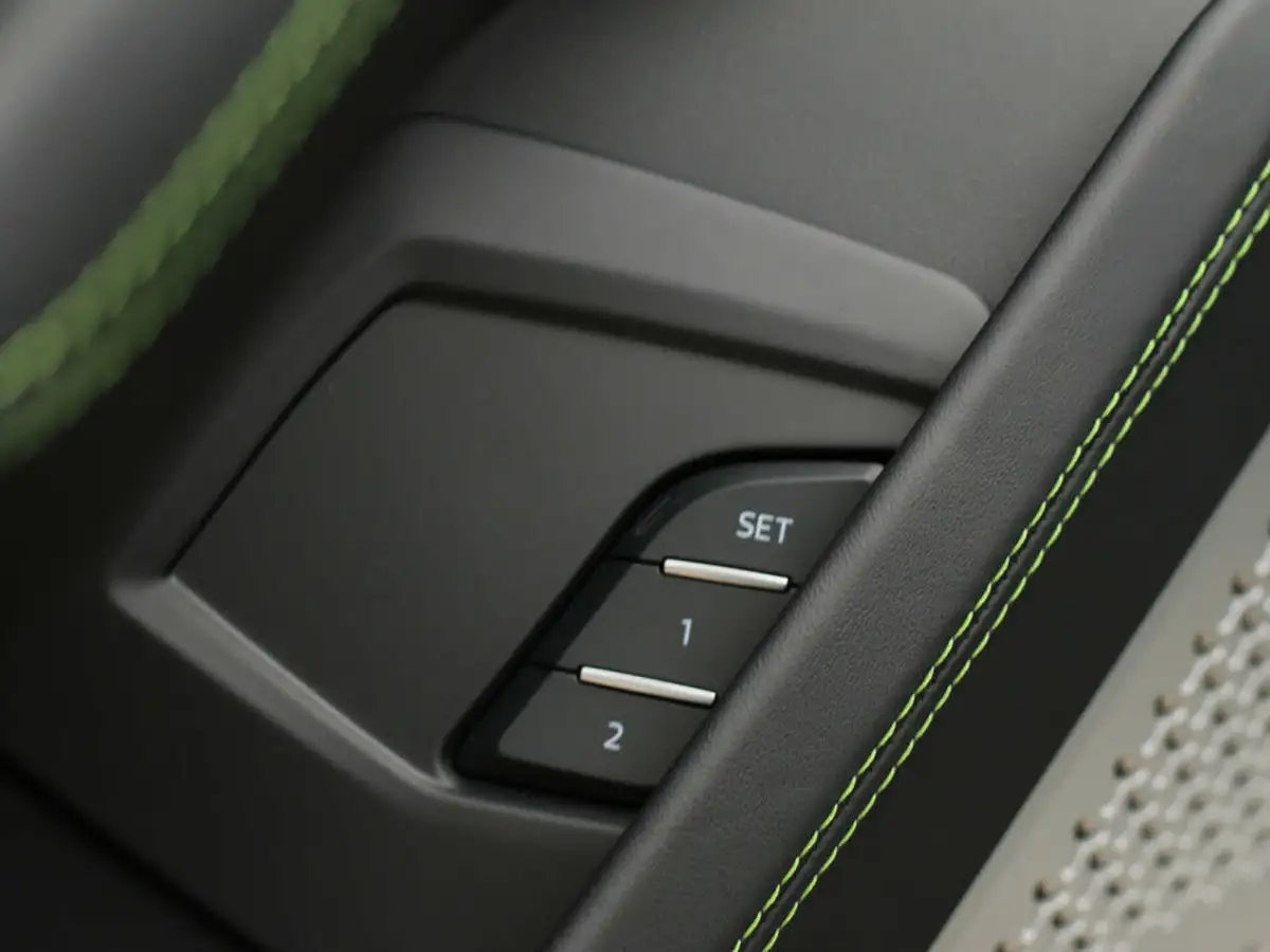 2024-lamborghini-urus-40-no-trim-big-63
