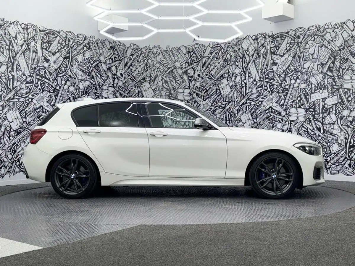 2019-bmw-1-series-30-m140i-shadow-edition-5d-big-9