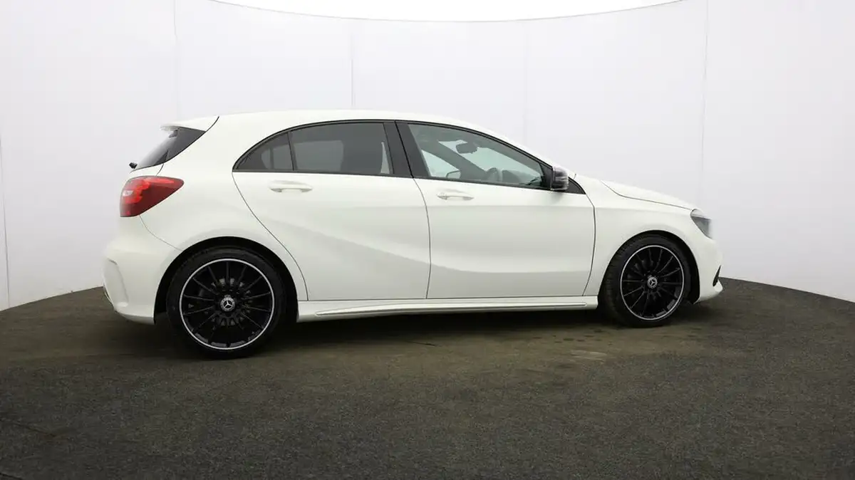 2017-mercedes-benz-a-class-16-a200-amg-line-ss-7g-dct-big-45