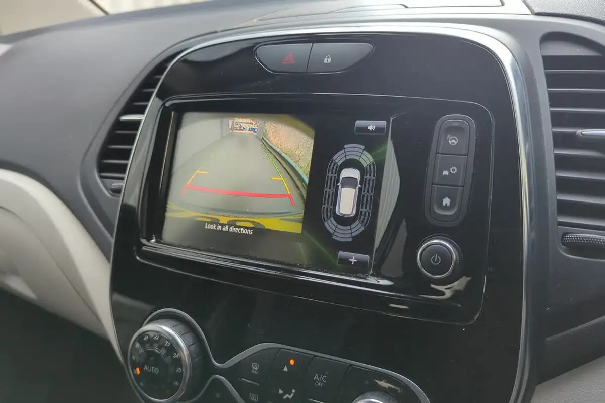 2018-renault-captur-09-tce-gt-line-big-18