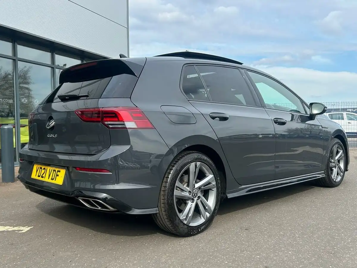 2021-volkswagen-golf-15-tsi-r-line-150ps-hatchback-big-2