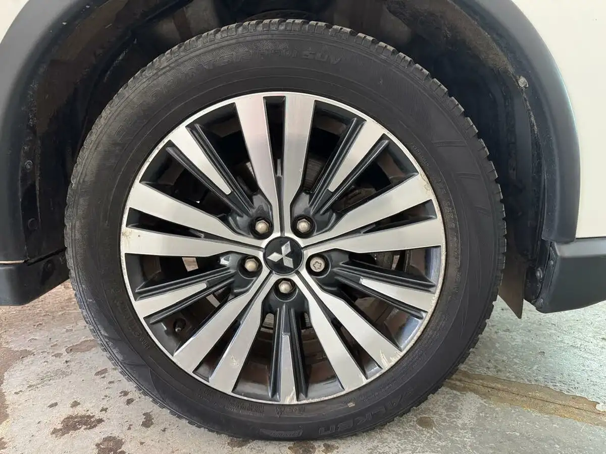 2019-mitsubishi-outlander-20-exceed-big-37