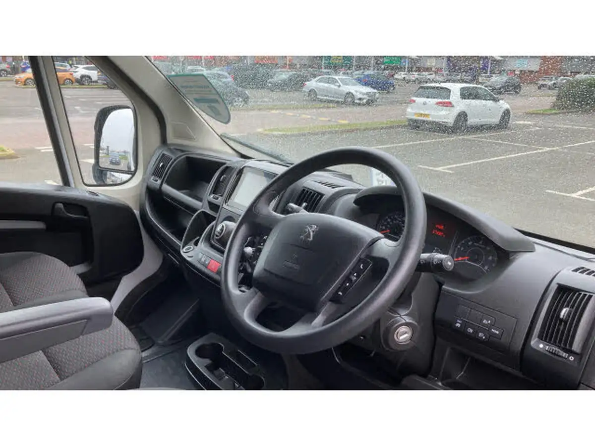 2023-peugeot-boxer-22-bluehdi-professional-premium-435-l4h3-big-10