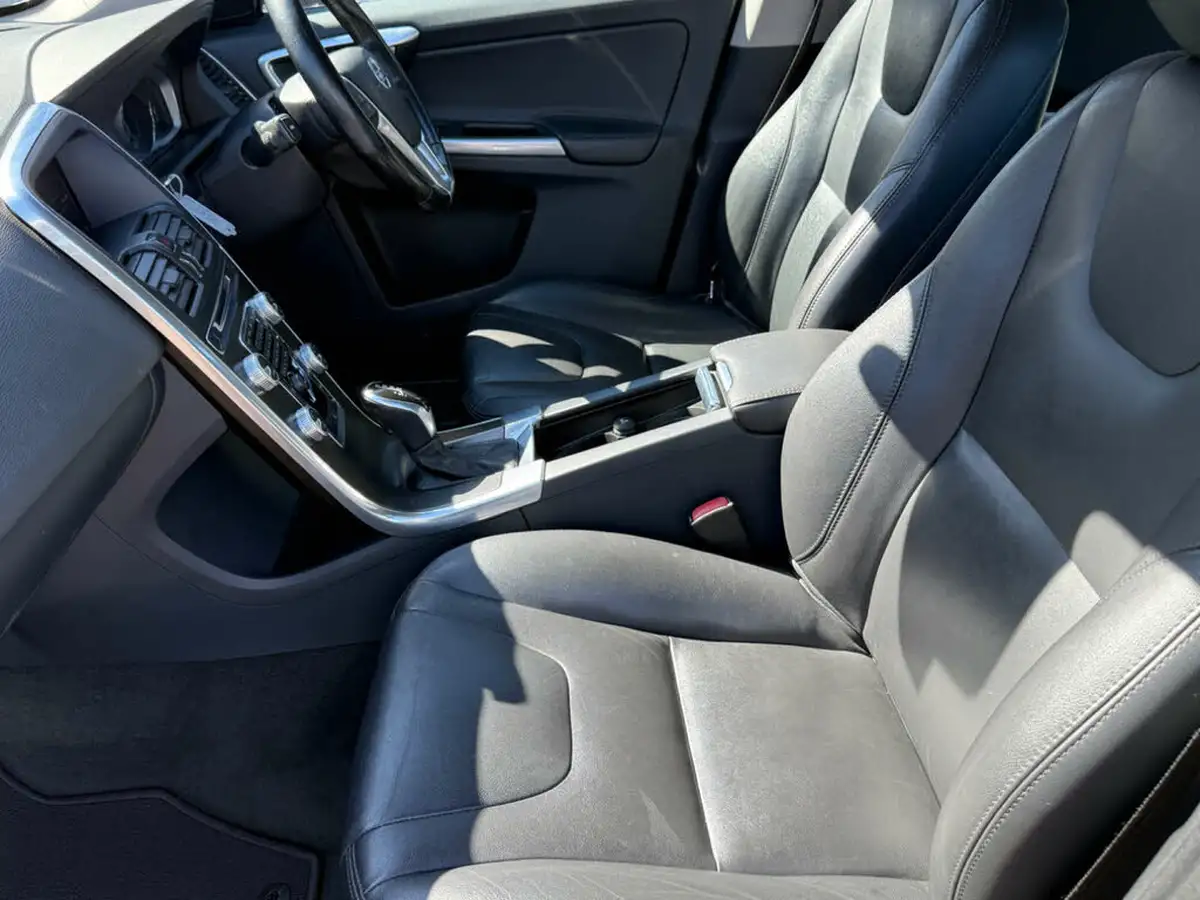 2014-volvo-xc60-20td-d4-se-lux-181bhp-nav-ss-1969cc-geartronic-big-32