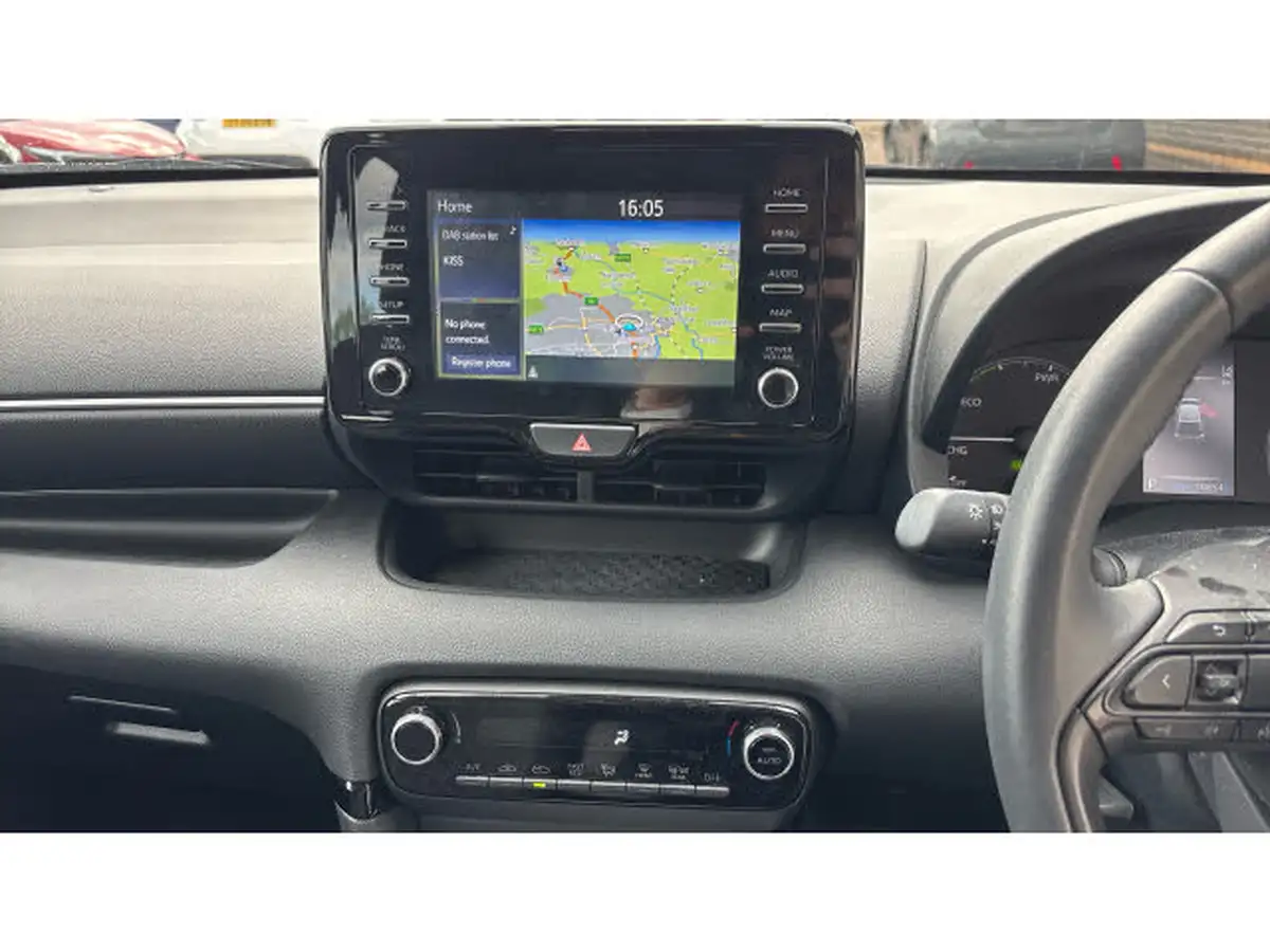 2023-toyota-yaris-15-vvt-i-icon-big-6