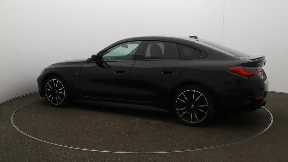 2022-bmw-i4-e-m50-big-43