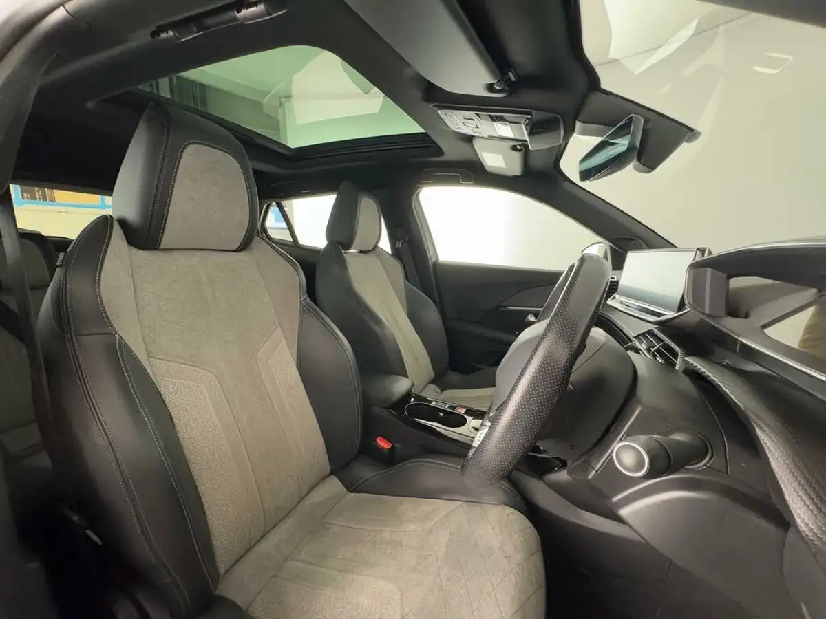 2021-peugeot-2008-suv-e-gt-big-22