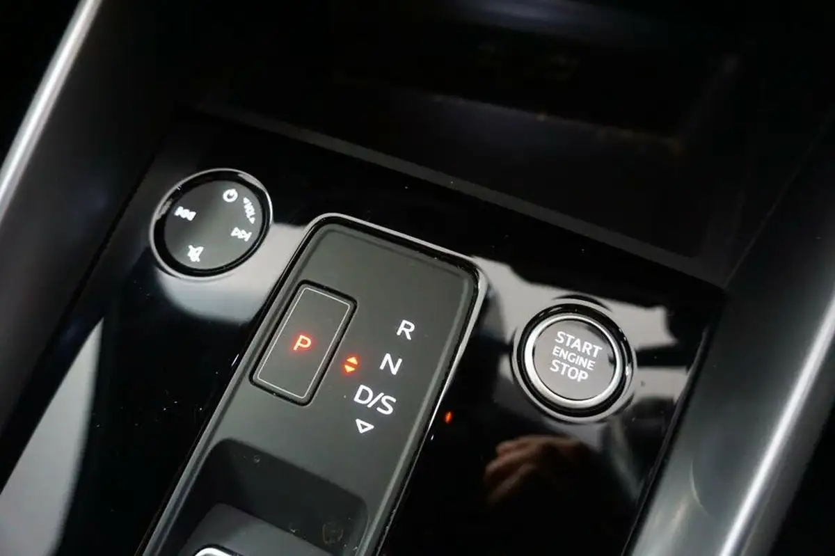 2021-audi-a3-15-35-tfsi-s-line-sportback-5d-tronic-big-24